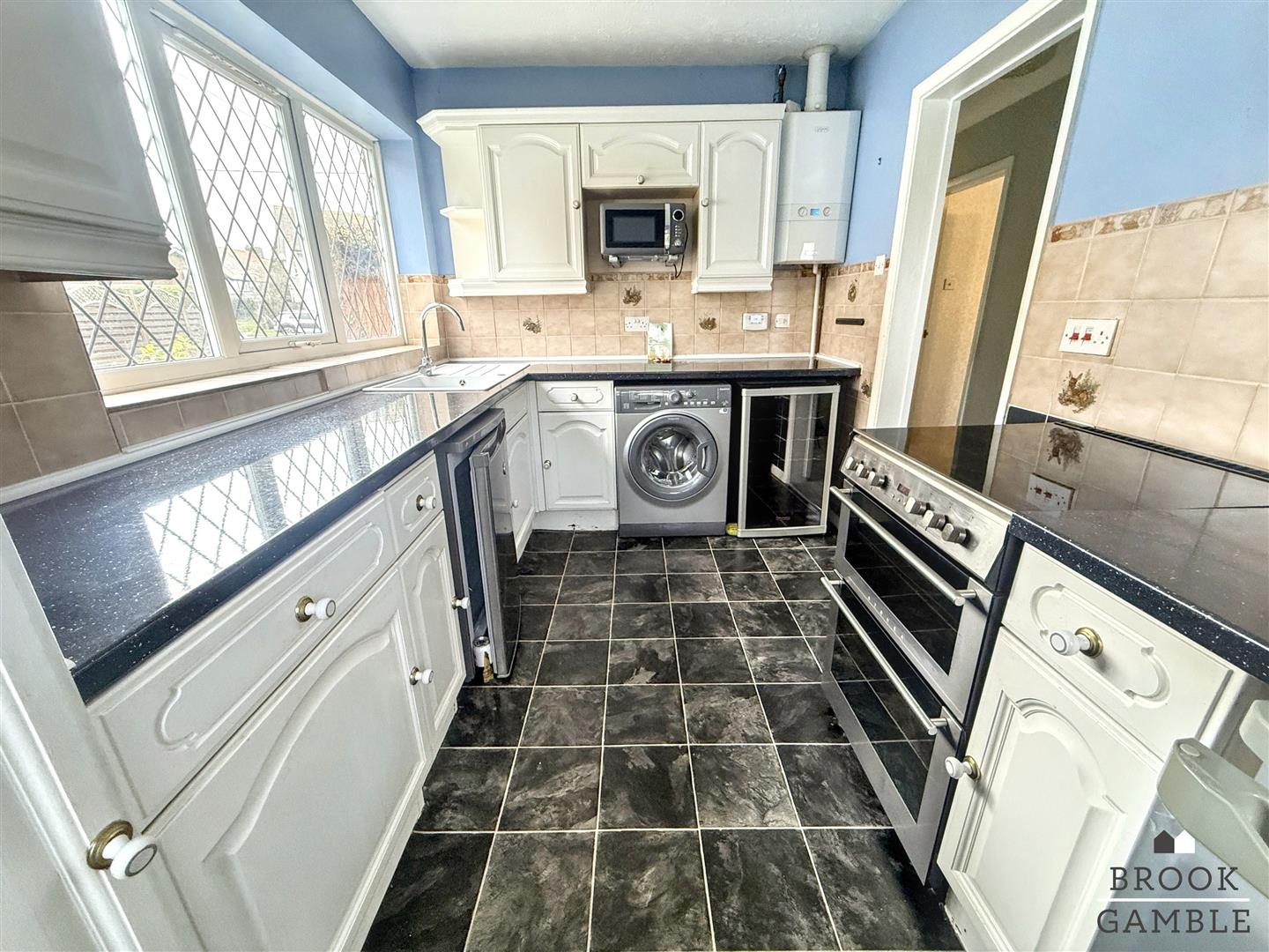 2 Bedroom Bungalow. Victoria Close in Polegate,  3